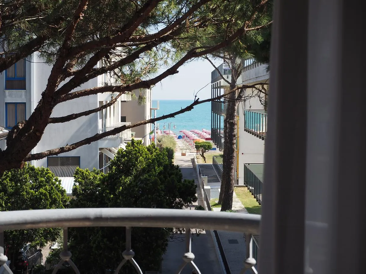 Family Apartments Residence Trieste Lido di Jesolo 0*,  Italien